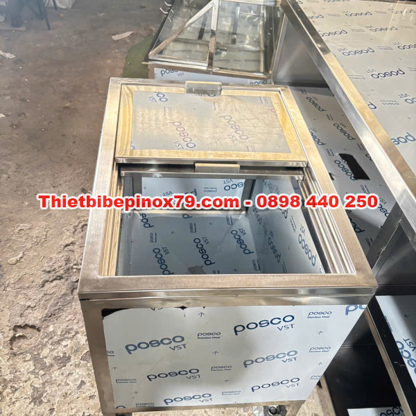 THÙNG ĐÁ INOX 304 CÓ CHÂN DI CHUYỂN  LINH HOẠT TRONG KHÔNG GIAN HẸP, TỐI ƯU KHÔNG GIAN